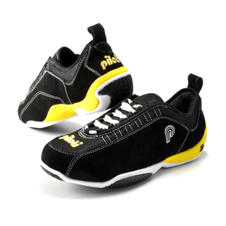 Illustration for article titled Do Driving Shoes Really Make A Difference?